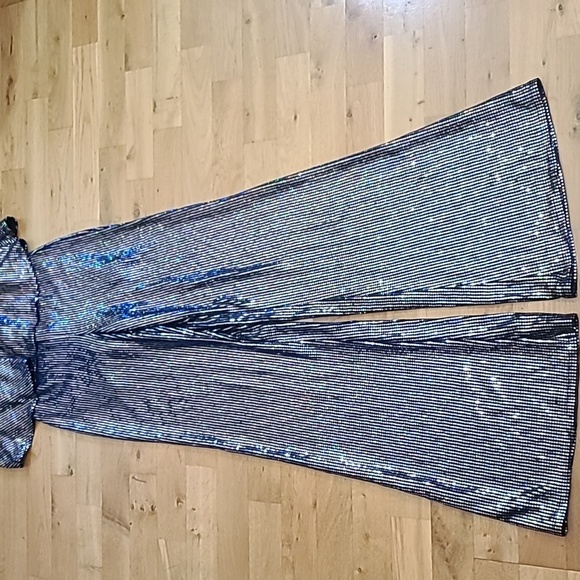 🥰Turn Heads in this Strapless Jumper🥰 - Picture 7 of 13